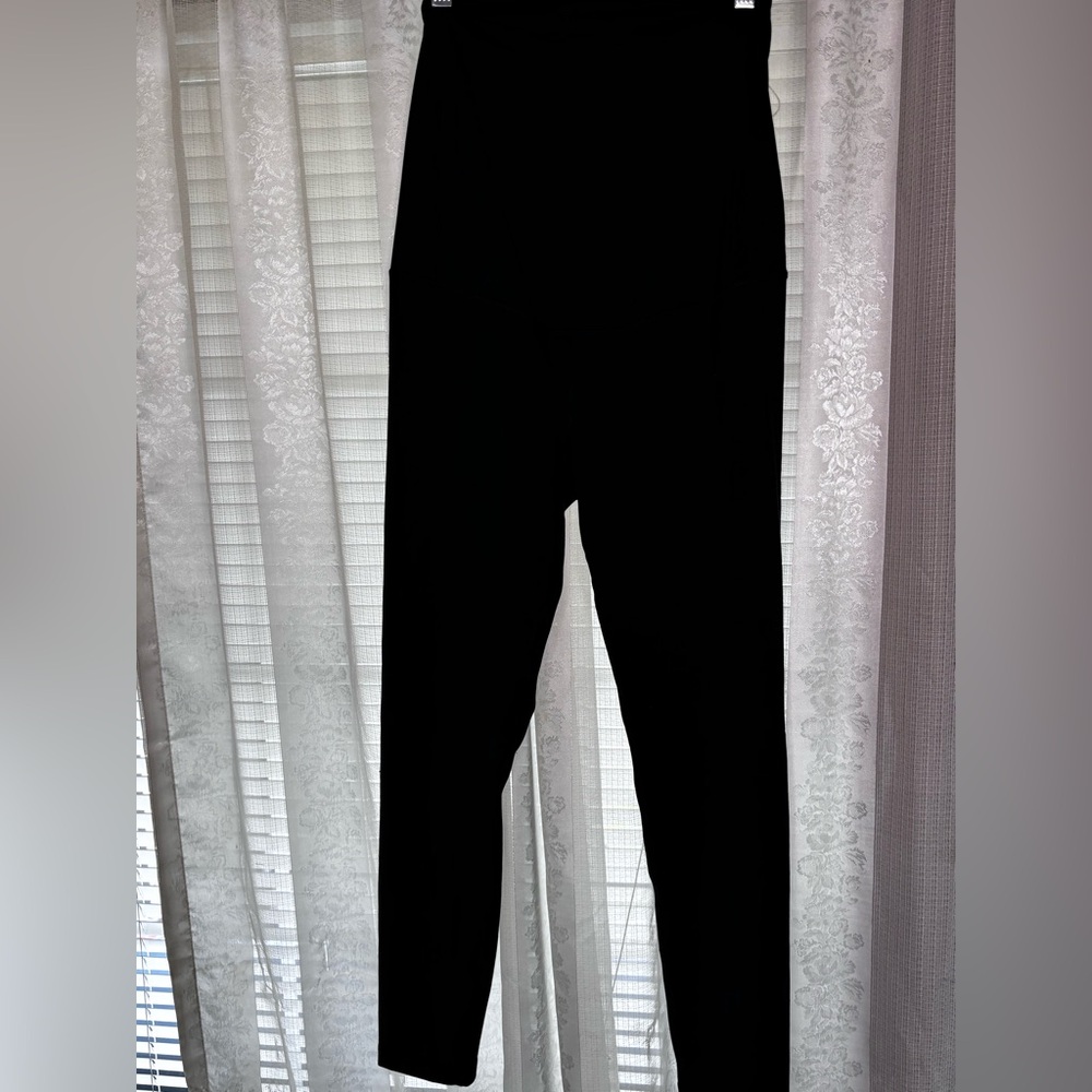 Maternity Ingrid & Isabel Classic Black Leggings‎